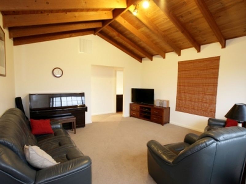 6 Loru Place, Kooringal NSW 2650