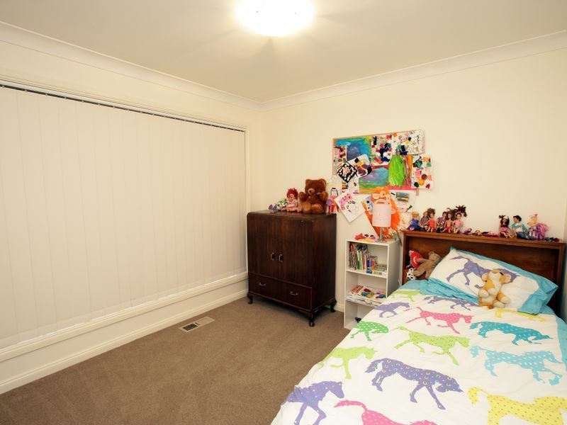 6 Loru Place, Kooringal NSW 2650