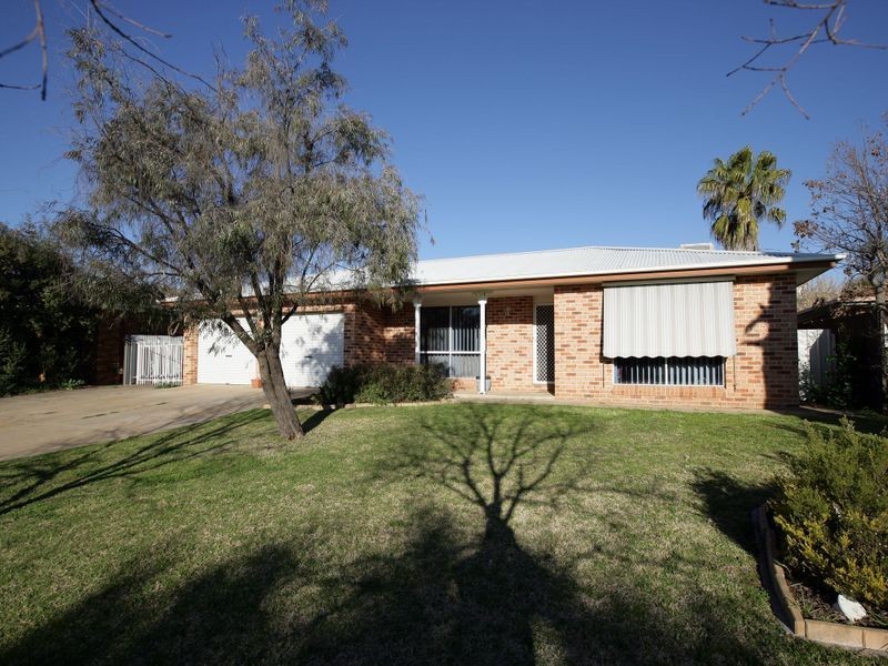 23 Overdale Drive, Bourkelands NSW 2650