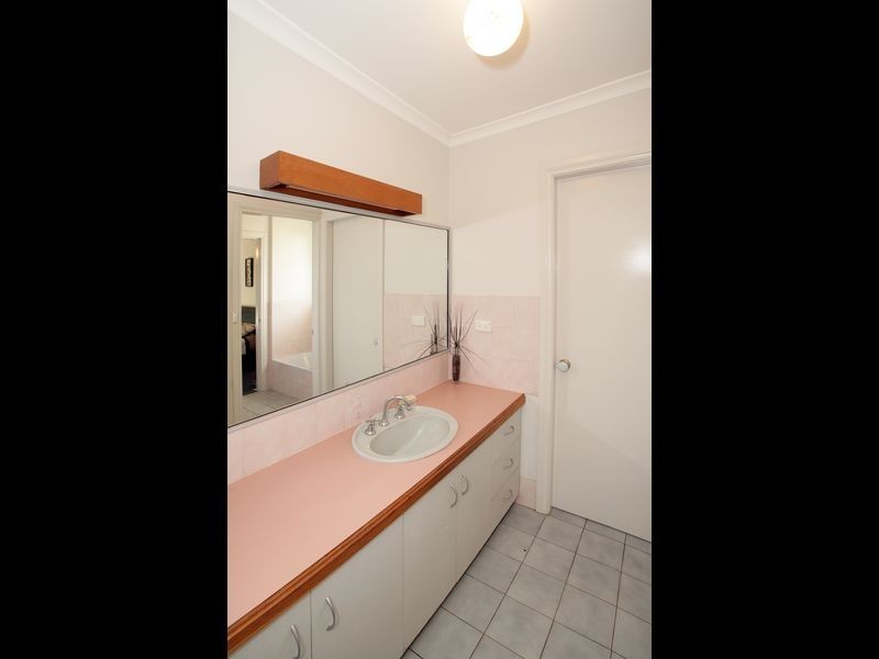 23 Overdale Drive, Bourkelands NSW 2650