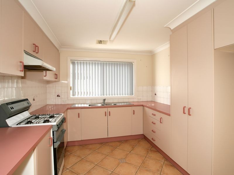 105 Balleroo Crescent, Glenfield Park NSW 2650