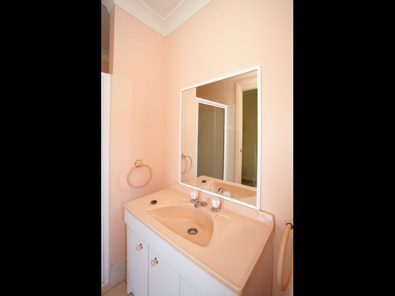 105 Balleroo Crescent, Glenfield Park NSW 2650