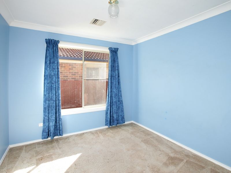 105 Balleroo Crescent, Glenfield Park NSW 2650