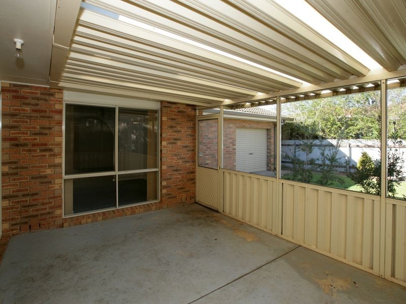 105 Balleroo Crescent, Glenfield Park NSW 2650