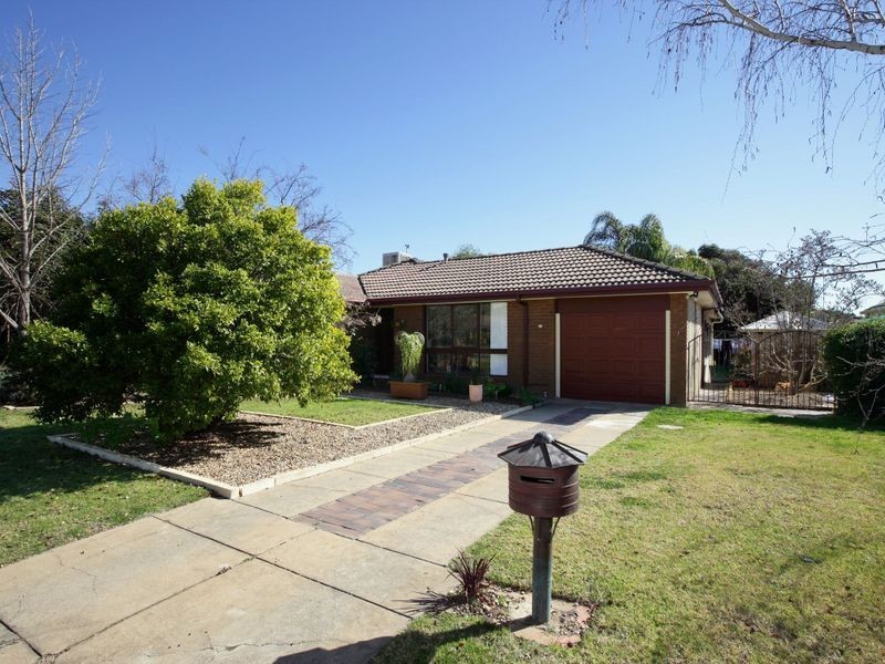 58 Undurra Drive, Glenfield Park NSW 2650