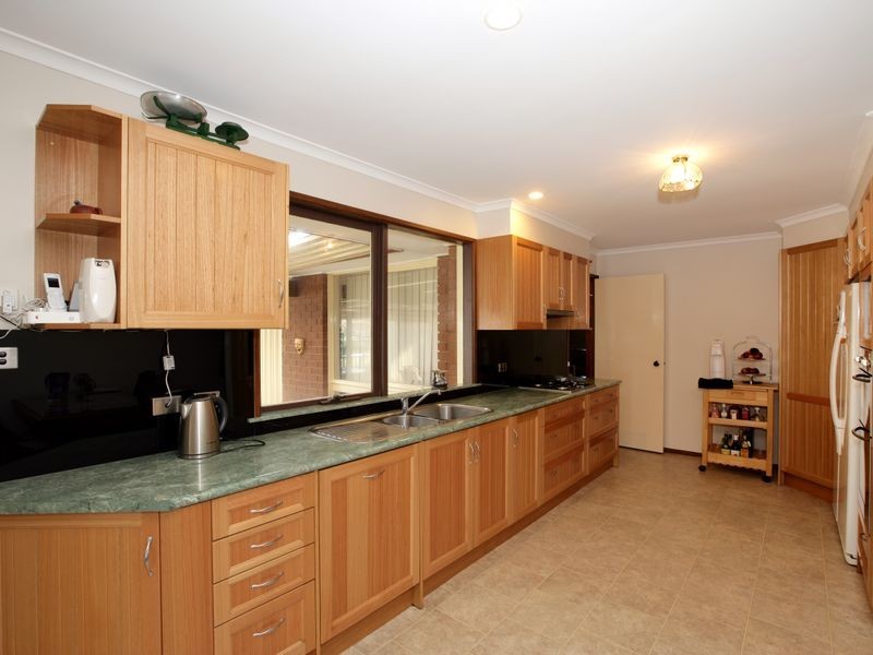 58 Undurra Drive, Glenfield Park NSW 2650