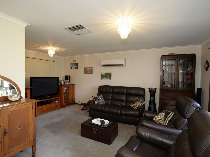 58 Undurra Drive, Glenfield Park NSW 2650