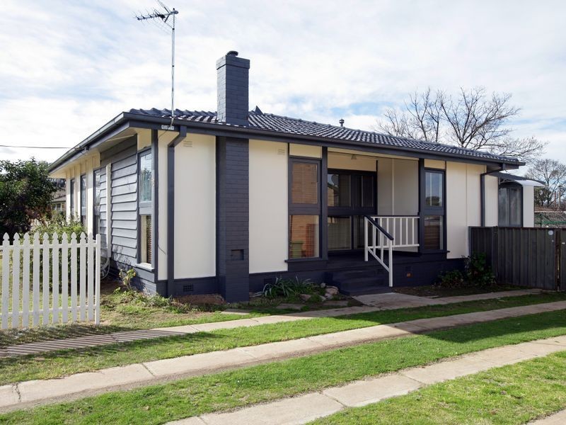 52 Ziegler Avenue, Wagga Wagga NSW 2650
