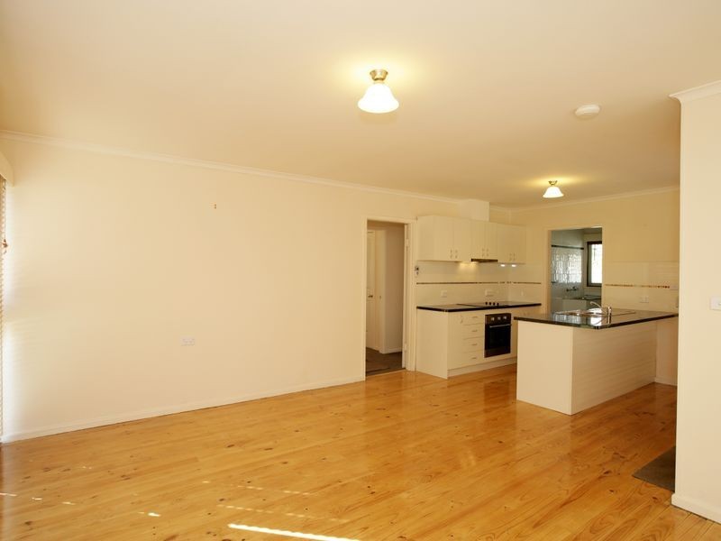 52 Ziegler Avenue, Wagga Wagga NSW 2650