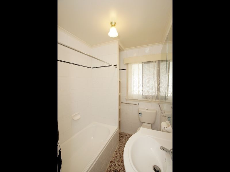 52 Ziegler Avenue, Wagga Wagga NSW 2650