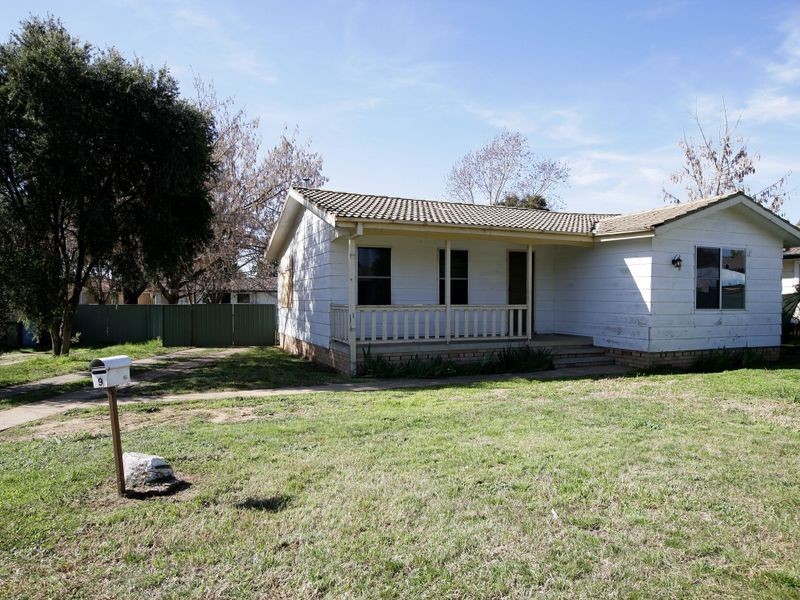 9 Kenny Place, Tolland NSW 2650