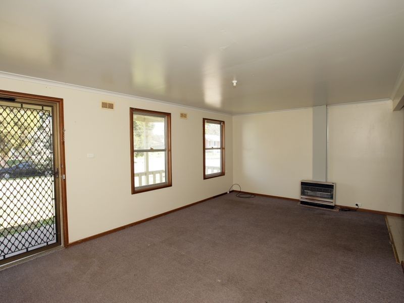 9 Kenny Place, Tolland NSW 2650