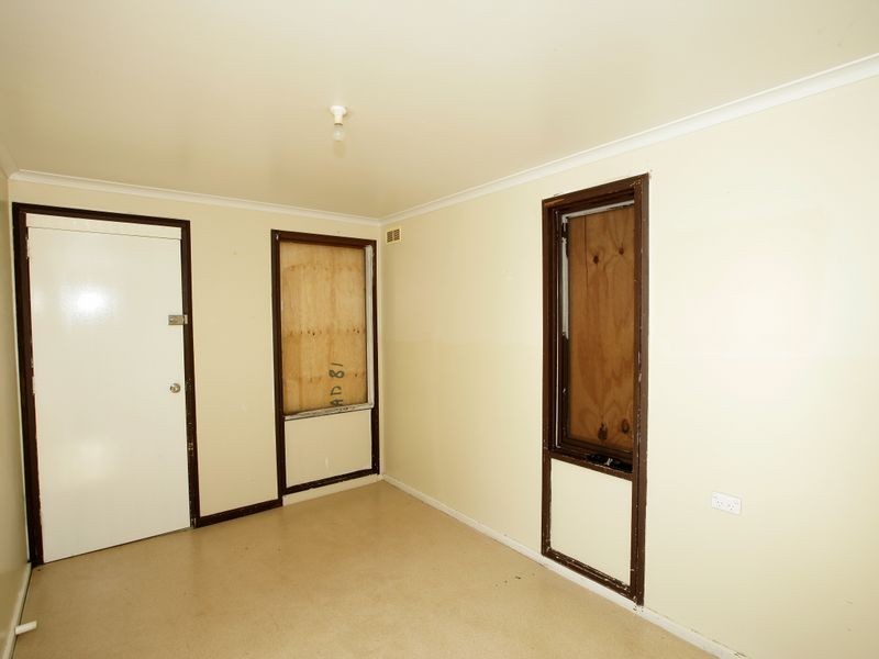 11 Oliver Place, Tolland NSW 2650
