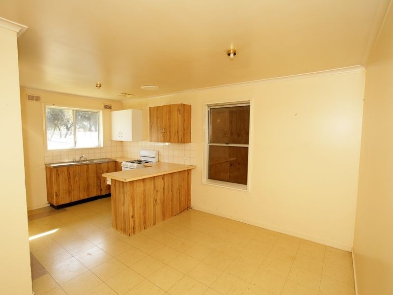 5 Oliver Place, Tolland NSW 2650
