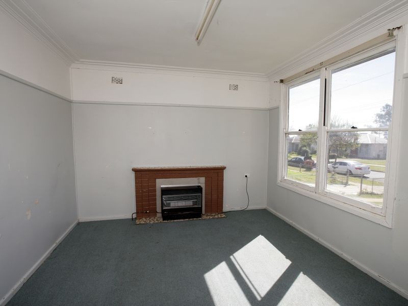 14 Doyle Avenue, Mount Austin NSW 2650