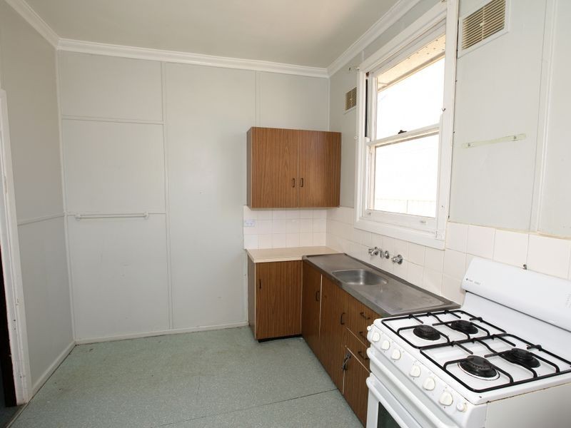 14 Doyle Avenue, Mount Austin NSW 2650