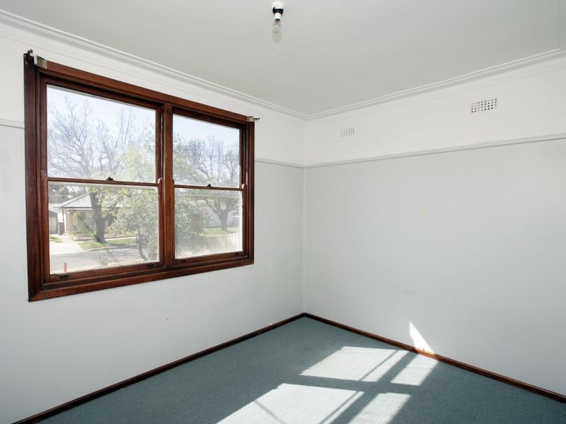 14 Doyle Avenue, Mount Austin NSW 2650