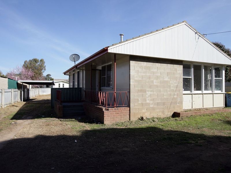 8 Madang Street, Ashmont NSW 2650