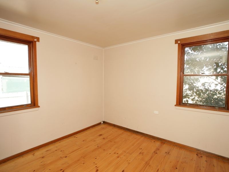 8 Madang Street, Ashmont NSW 2650