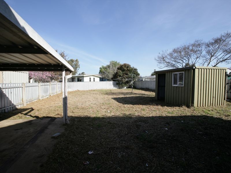 8 Madang Street, Ashmont NSW 2650