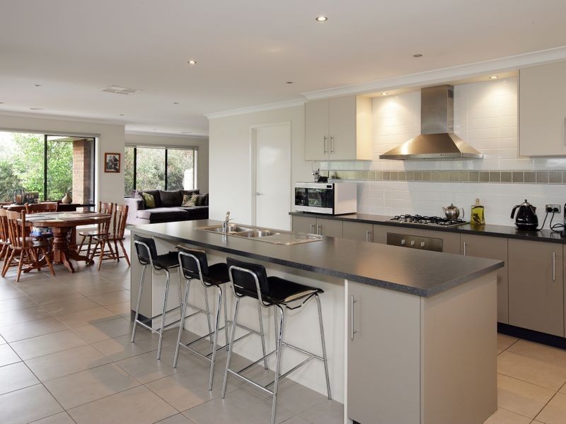 10 Budawang Place, Tatton NSW 2650