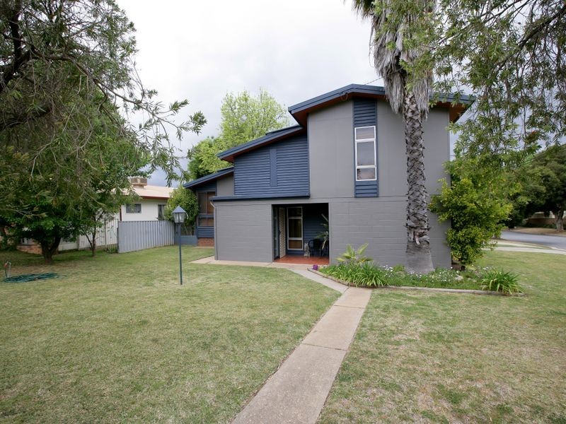 29 Cutler Avenue, Kooringal NSW 2650