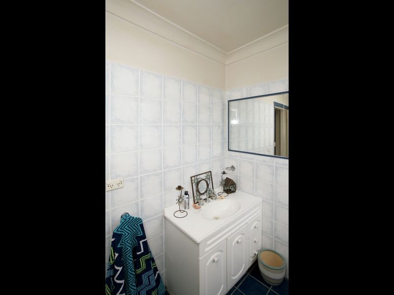 29 Cutler Avenue, Kooringal NSW 2650