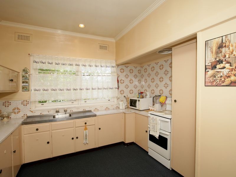 89 Mitchelmore Street, Turvey Park NSW 2650