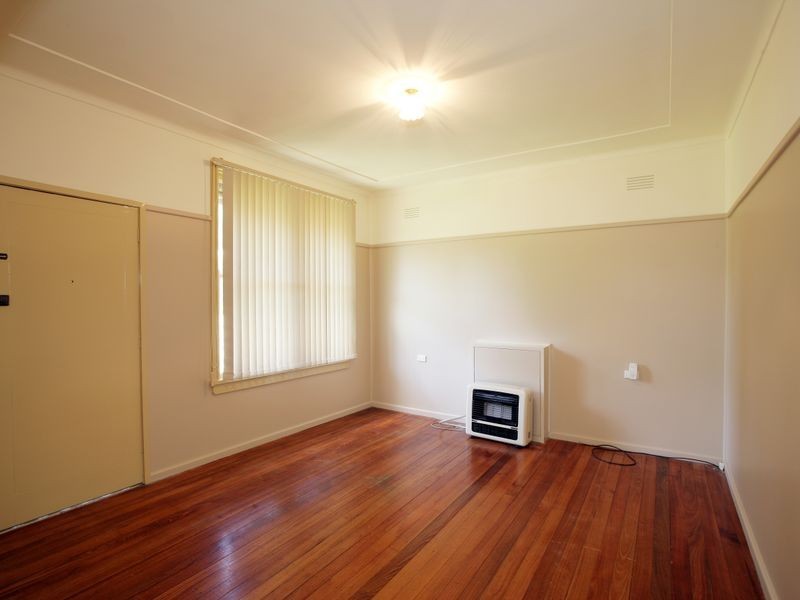 18 Spooner Avenue, Mount Austin NSW 2650