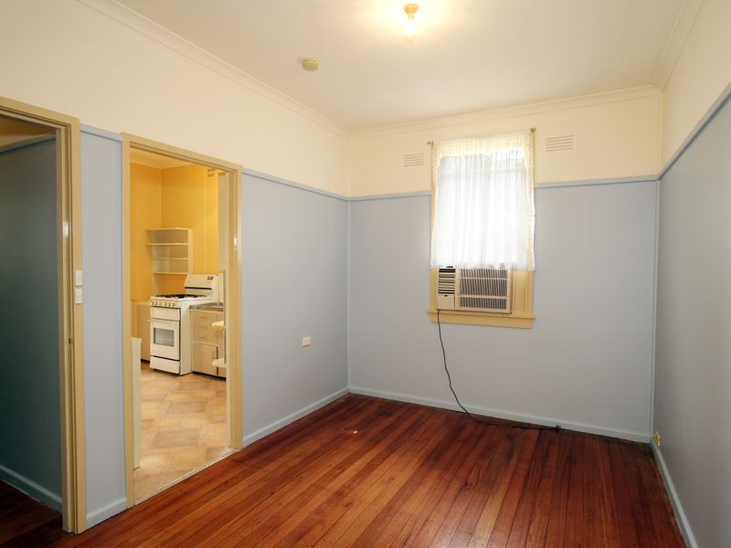 18 Spooner Avenue, Mount Austin NSW 2650