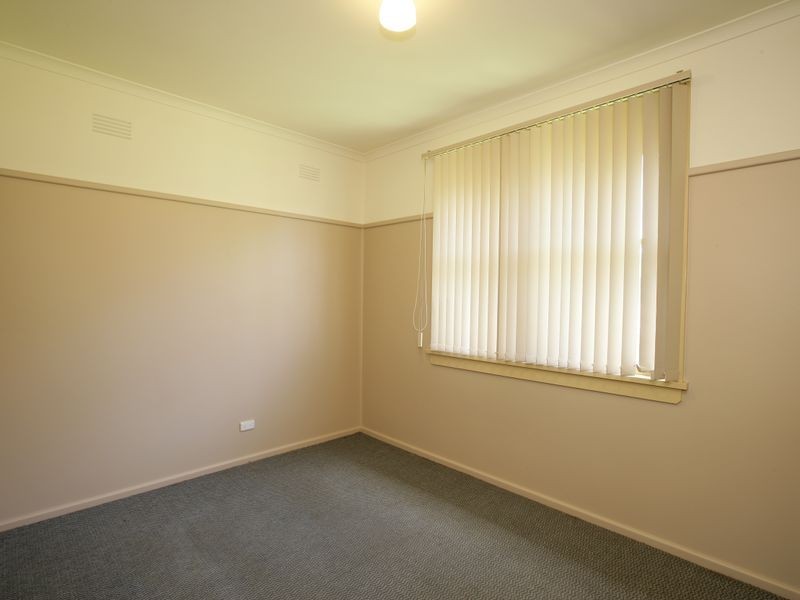 18 Spooner Avenue, Mount Austin NSW 2650