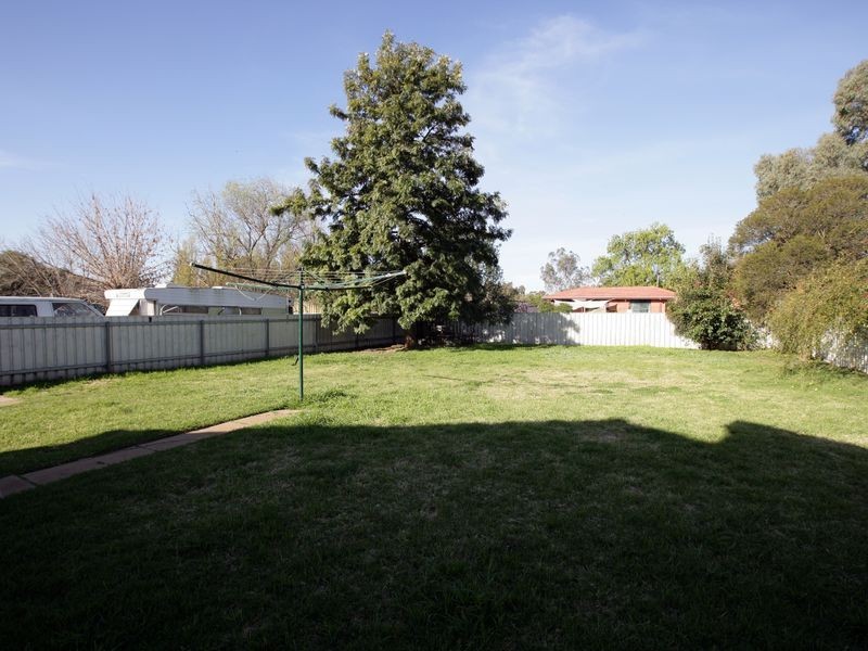 27 Callaghan Street, Ashmont NSW 2650