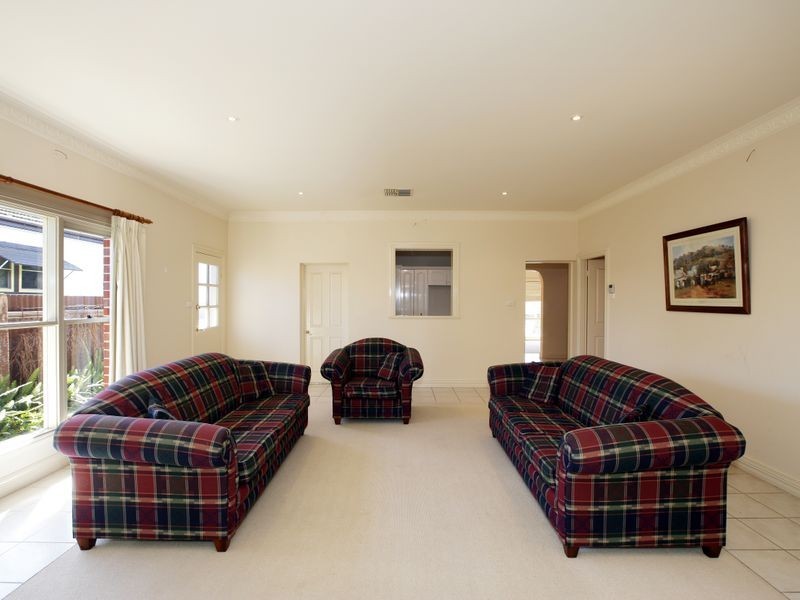 16 Slocum Street, Wagga Wagga NSW 2650