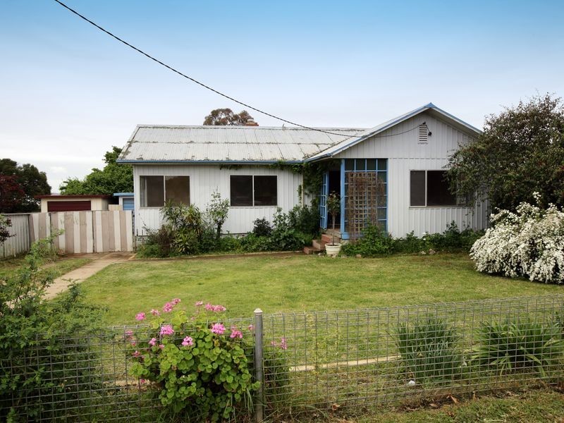 33 Blamey Street, Turvey Park NSW 2650