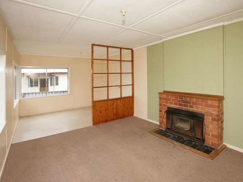 33 Blamey Street, Turvey Park NSW 2650
