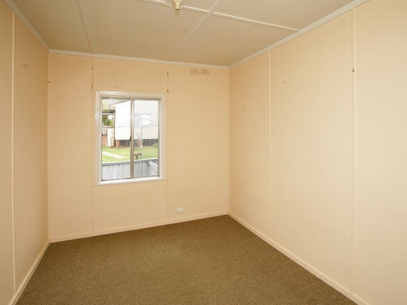 33 Blamey Street, Turvey Park NSW 2650