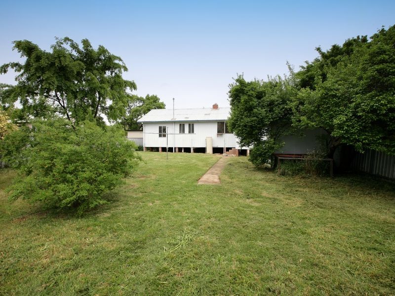33 Blamey Street, Turvey Park NSW 2650