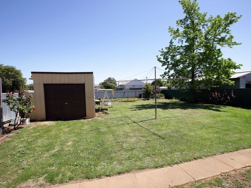 22 Northcott Parade, Mount Austin NSW 2650