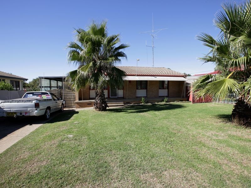 47 Chifley Crescent, Kooringal NSW 2650