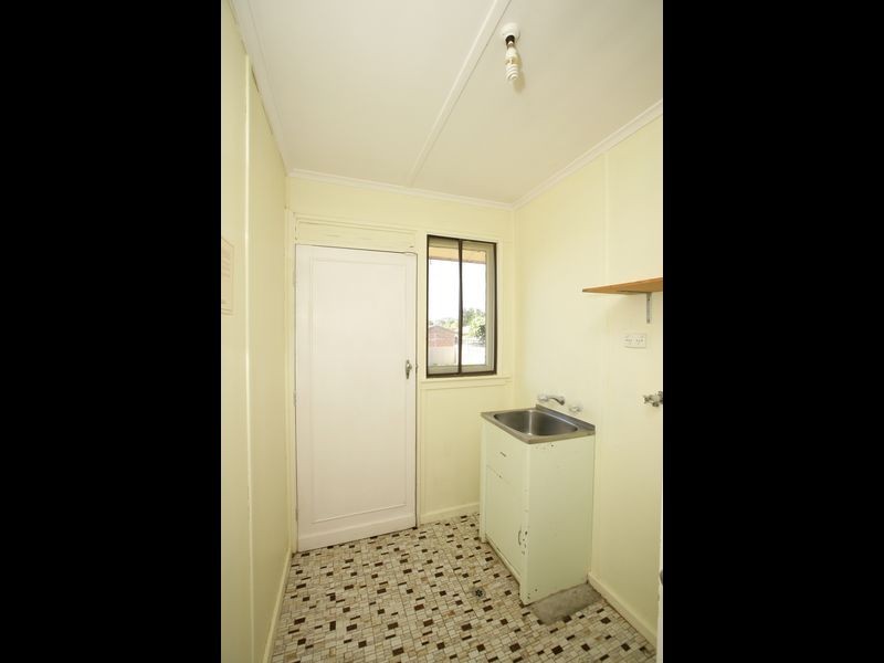 47 Chifley Crescent, Kooringal NSW 2650