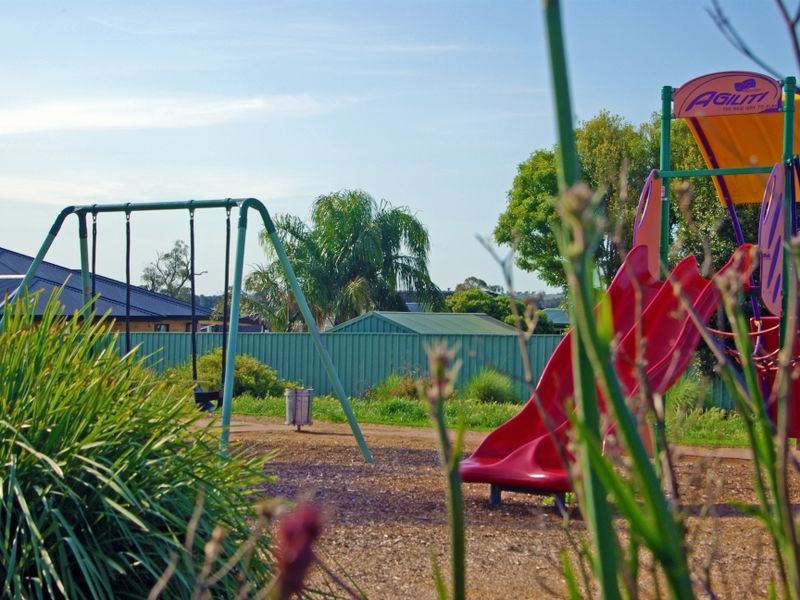 Melaleuca & Hazelwood Drives, Forest Hill NSW 2651