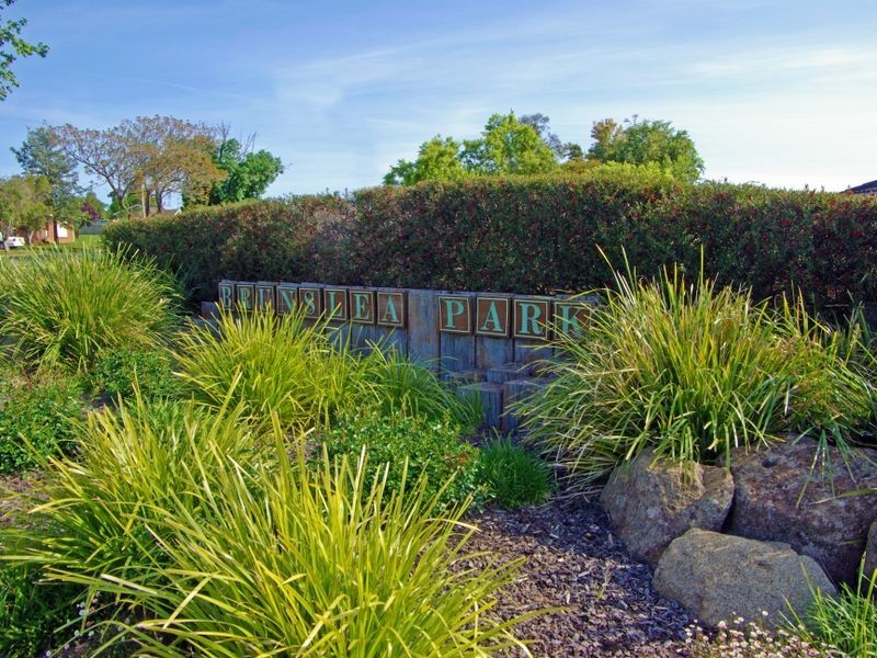 Melaleuca & Hazelwood Drives, Forest Hill NSW 2651