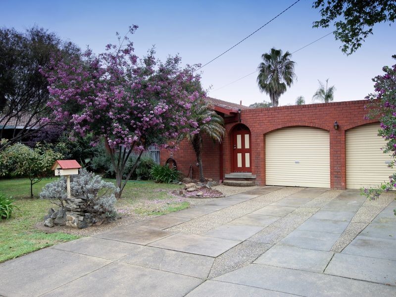 8 Grace Avenue, Lake Albert NSW 2650