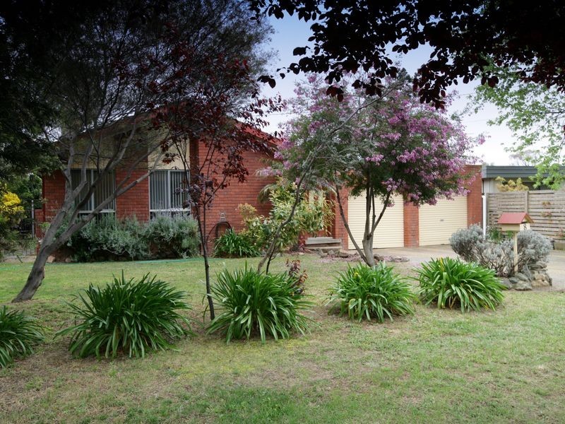 8 Grace Avenue, Lake Albert NSW 2650