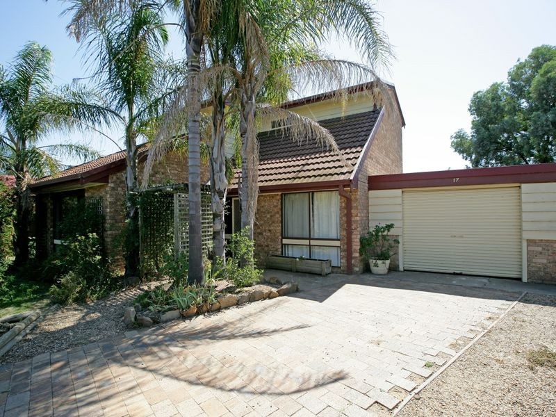 17 Grevillea Crescent, Lake Albert NSW 2650