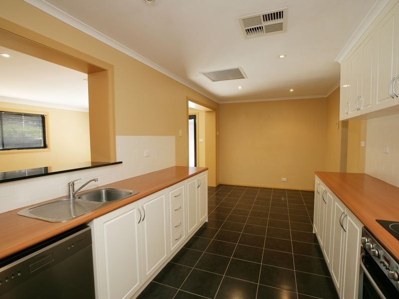 22 Bandera Avenue, Glenfield Park NSW 2650