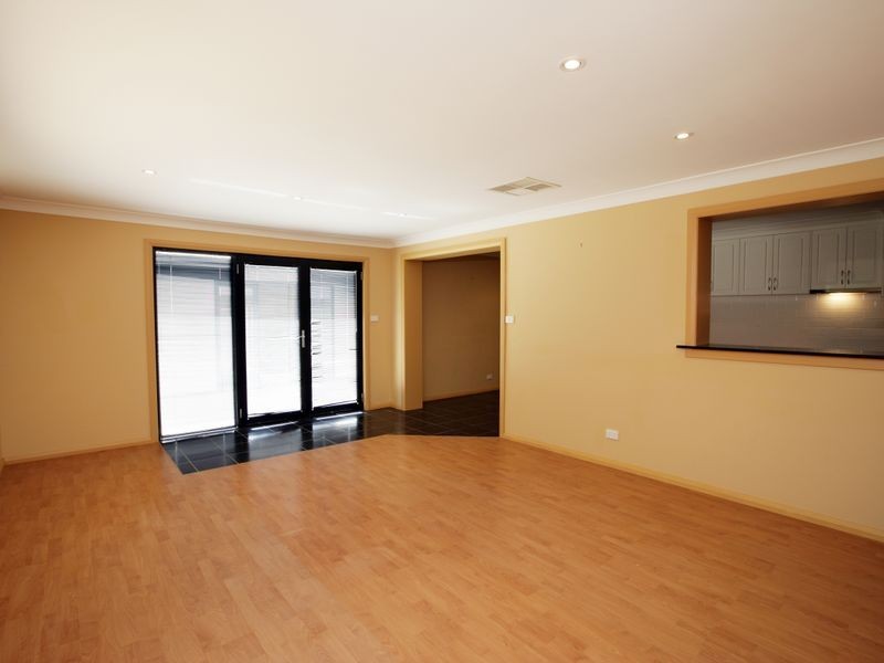 22 Bandera Avenue, Glenfield Park NSW 2650