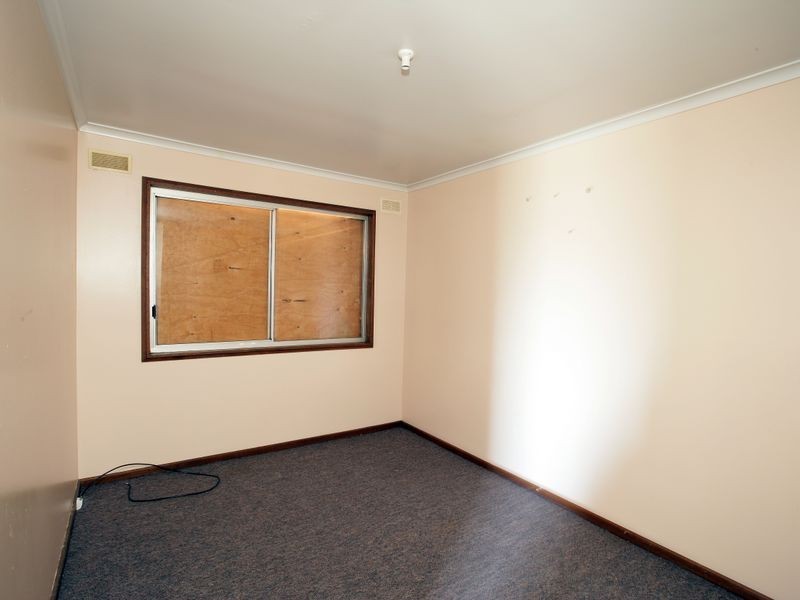 12 Dennis Crescent, Tolland NSW 2650