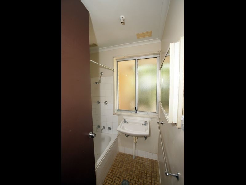 160 Raye Street, Tolland NSW 2650