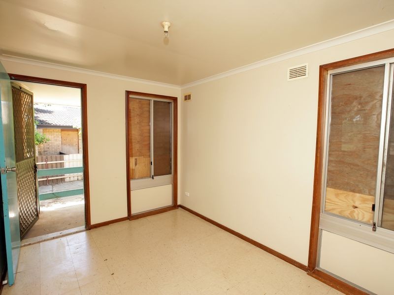 160 Raye Street, Tolland NSW 2650